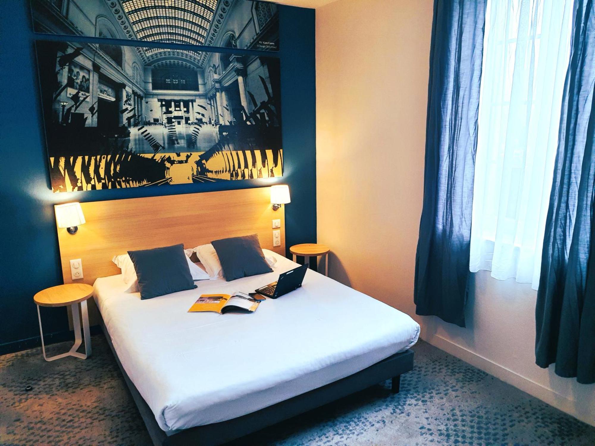 Hotel De La Gare - Restaurant Bistro Quai ลารอช-ซูร์-ยง ภายนอก รูปภาพ