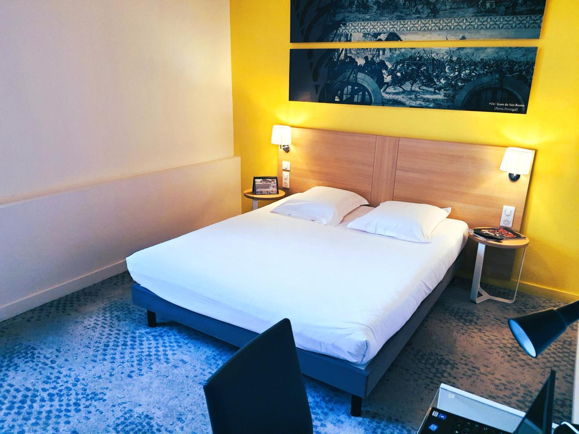 Hotel De La Gare - Restaurant Bistro Quai ลารอช-ซูร์-ยง ภายนอก รูปภาพ
