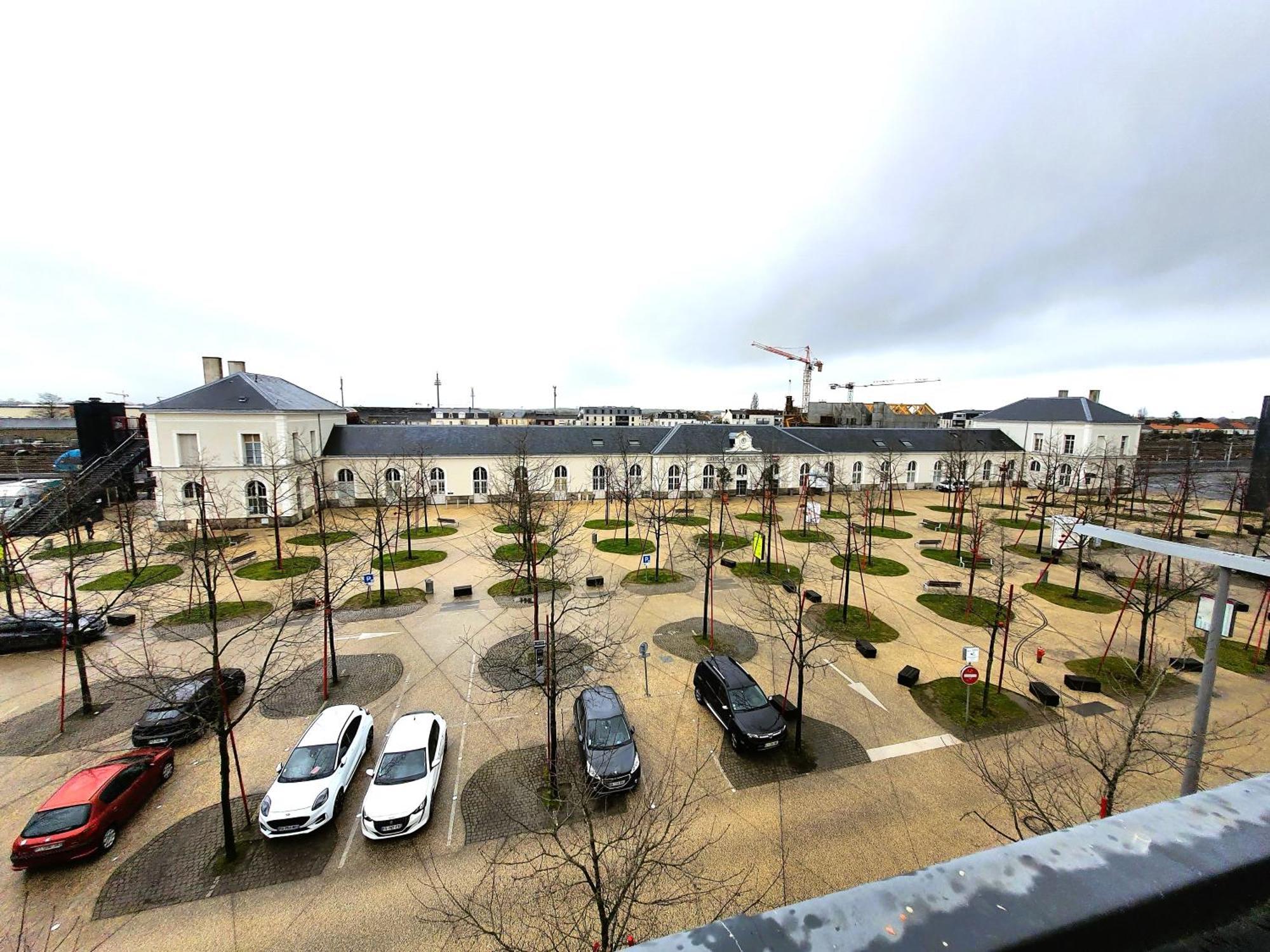 Hotel De La Gare - Restaurant Bistro Quai ลารอช-ซูร์-ยง ภายนอก รูปภาพ
