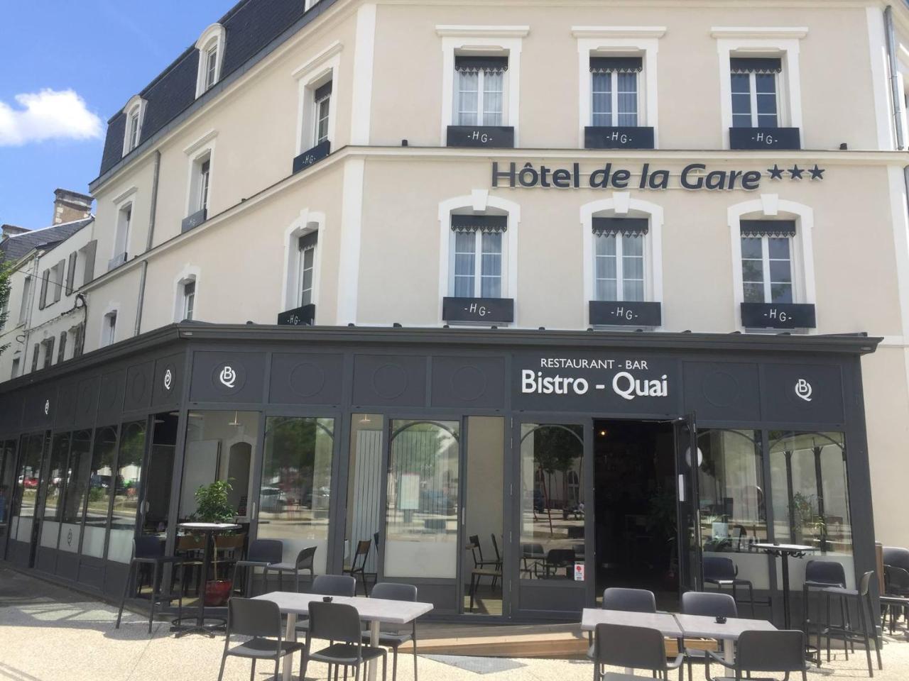 Hotel De La Gare - Restaurant Bistro Quai ลารอช-ซูร์-ยง ภายนอก รูปภาพ