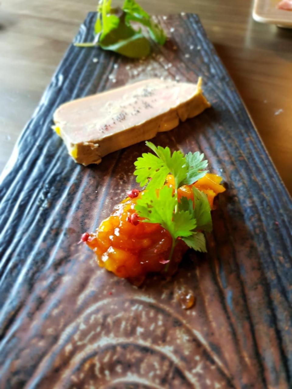 Hotel De La Gare - Restaurant Bistro Quai ลารอช-ซูร์-ยง ภายนอก รูปภาพ