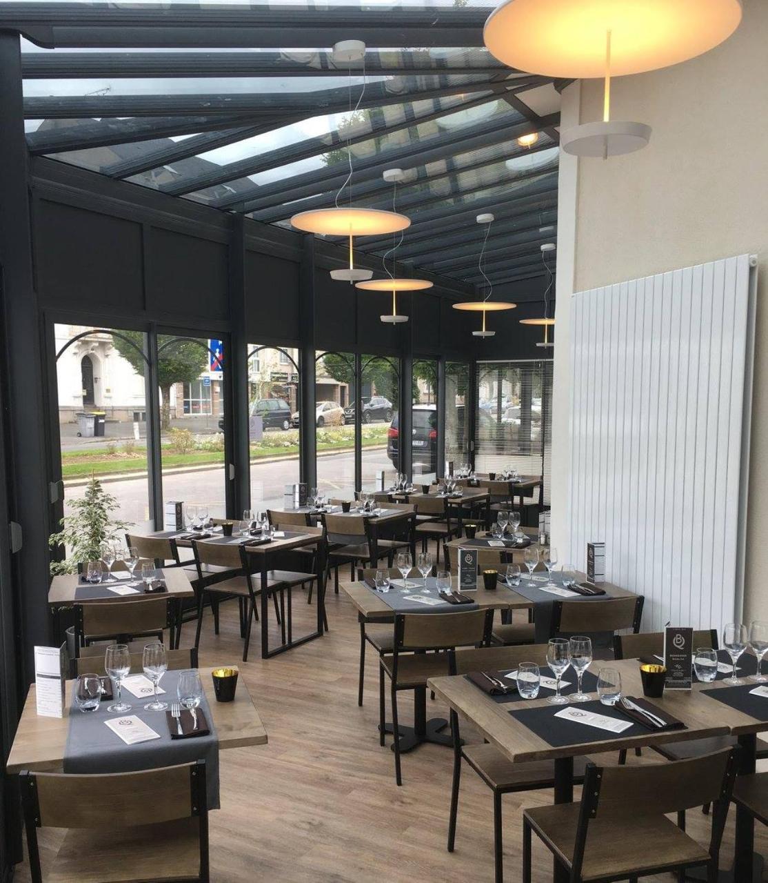 Hotel De La Gare - Restaurant Bistro Quai ลารอช-ซูร์-ยง ภายนอก รูปภาพ